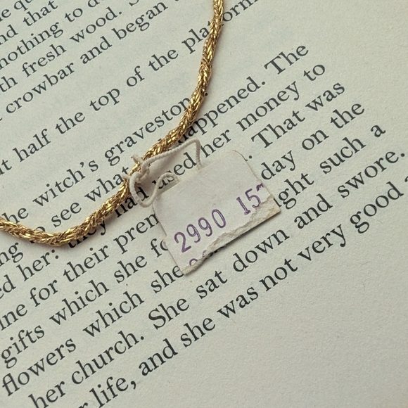 Napier Gold and Green Necklace with Elegant Pendant - Picture 8 of 10